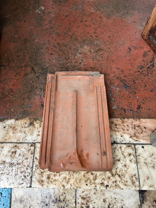 Vendo telha - 25 centimos