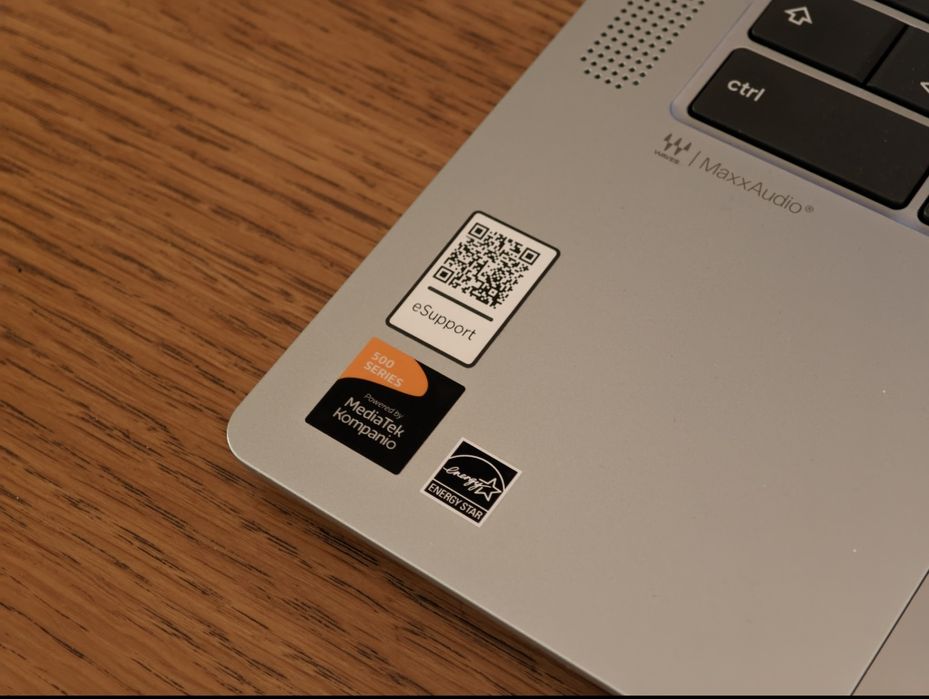 LENOVO IdeaPad Slim 3 Chrome 8/128