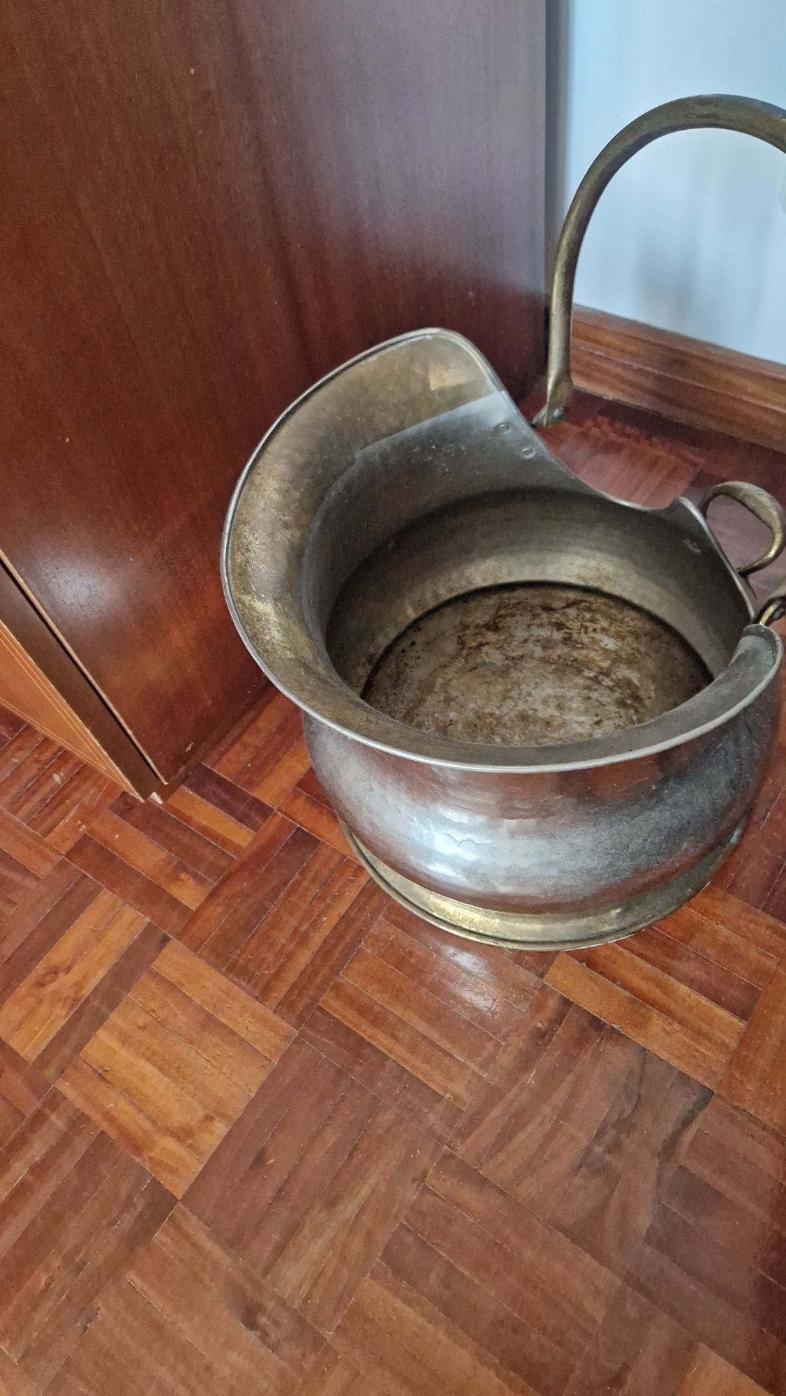 Vaso de plantas de latão decorativo prateado brilhante