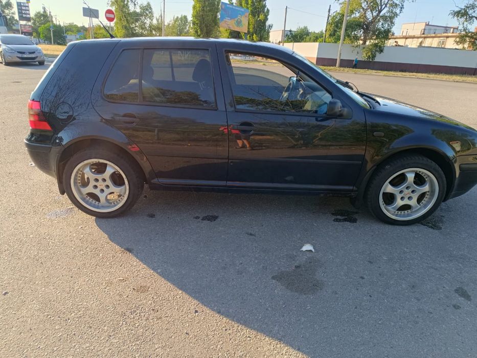 Продам гольфа 1.6