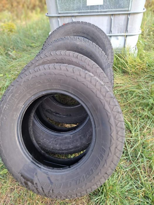 Шини зимові 225/70 r16 1 сезон відмінний стан.