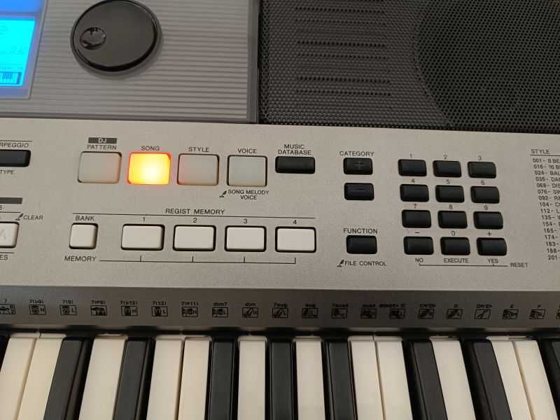 Yamaha PSR-E443 USB dużo funkcji brzmień dynamika