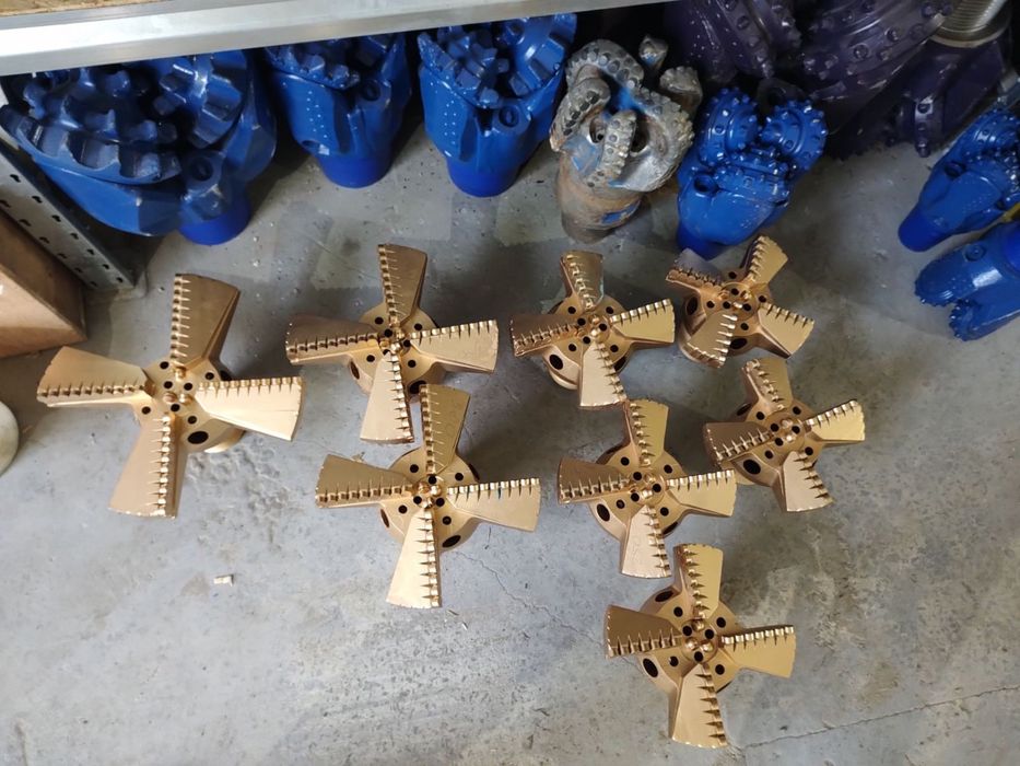 Бурові долота, шарошкові долота,шарошечное долото, PDC долота, БКВД