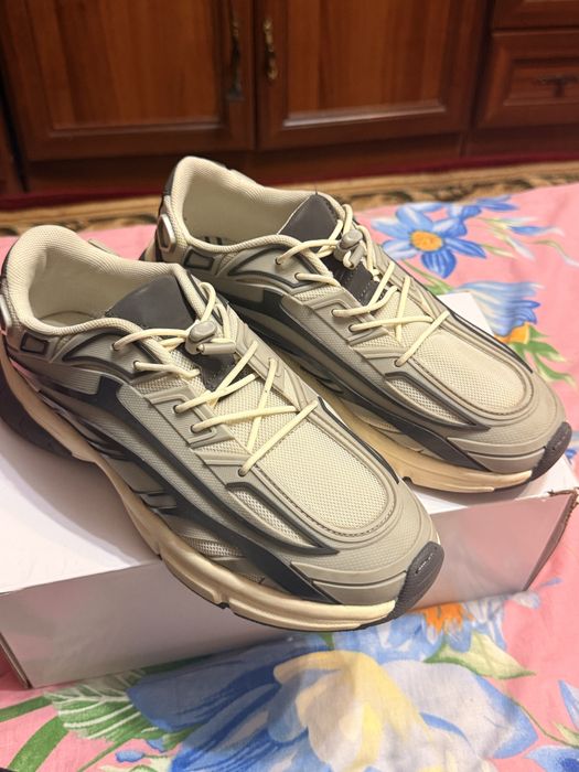 Продам кросівки ZARA