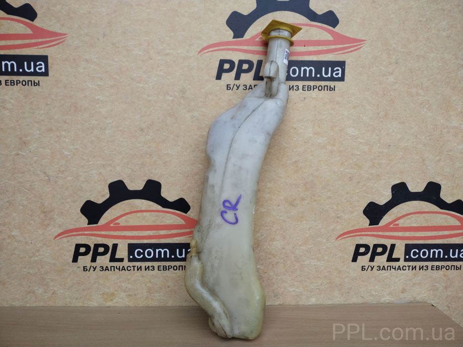 Chrysler Town & Country 2011- Caravan бачок расширительный 04677569AA