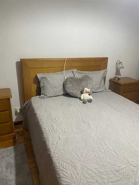 Cama casal 200X140, incluindo estrado