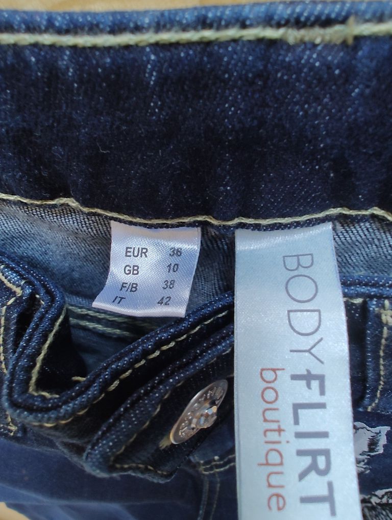 Jeansy w stylu Desigual - r.36