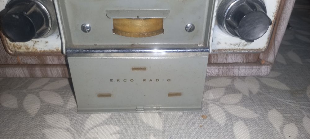Rádio muito antigo