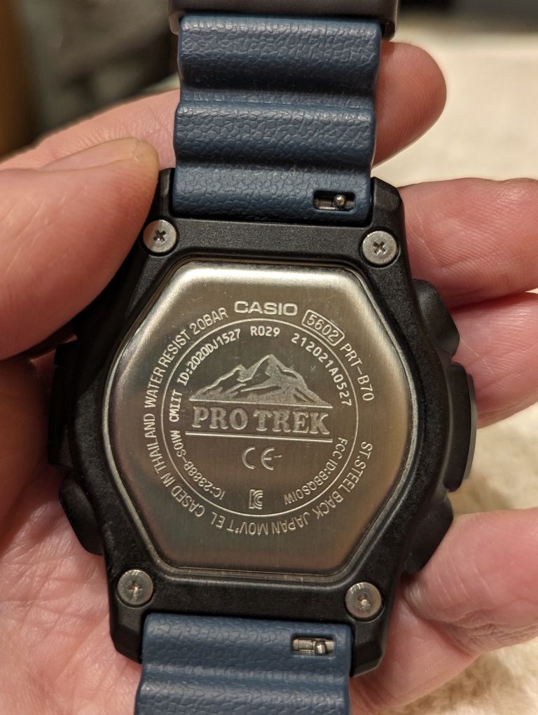 Годинник Casio pro trek.