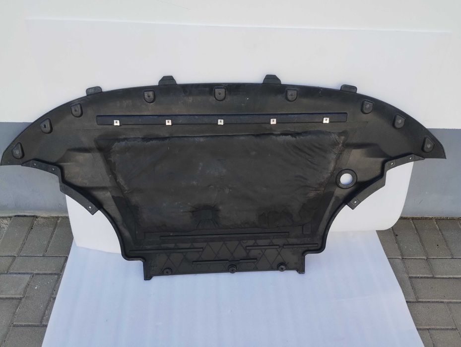 Płyta osłona silnika AUDI Q5 8R0