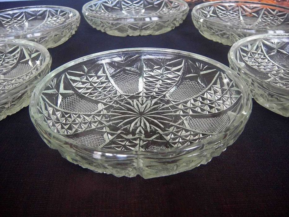 Komplet starych miseczek szklanych zdobionych 6 szt