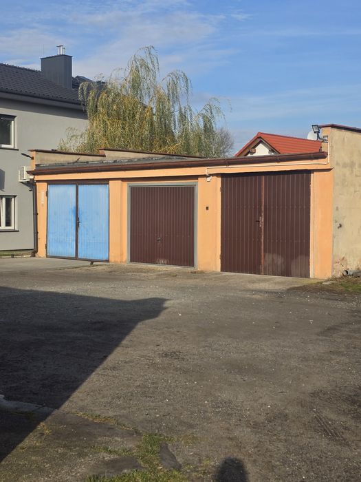 Garaż murowany Książ Wielkopolski.