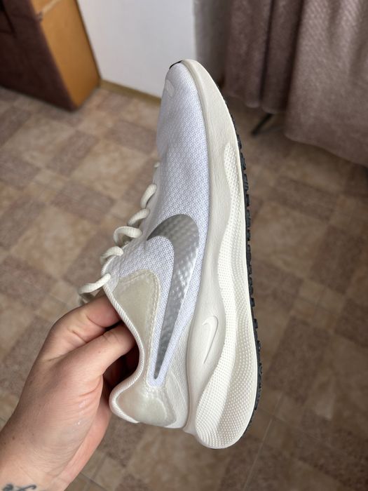 Жіночі кросівки Nike Revolution 7