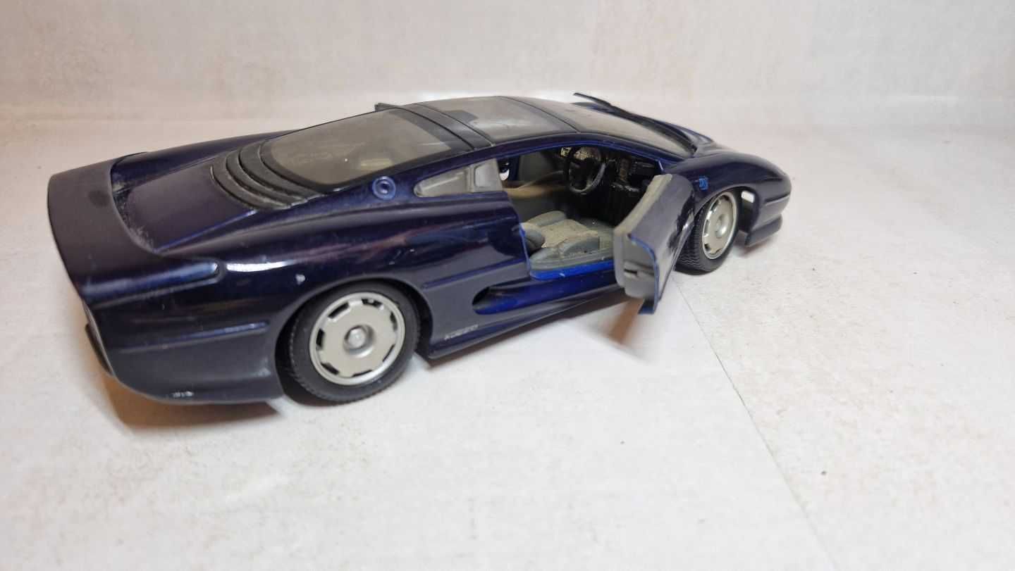 Model samochodu w skali 1:24 Jaguar XJ220