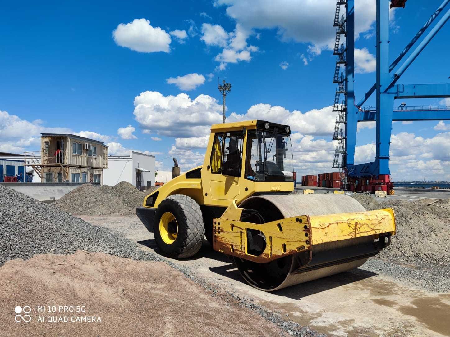 Продам дорожний каток BOMAG BW211 D-4