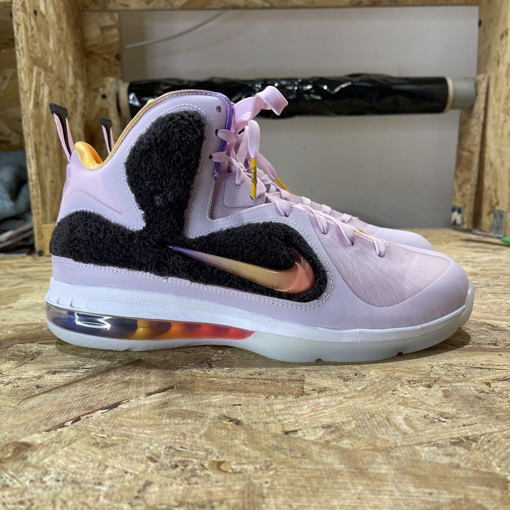 Чоловічі кросівки Nike Lebron Ix Regal Pink Brown DJ3908-600 оригінал