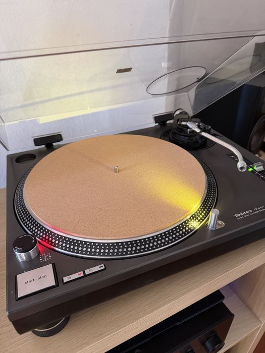 Gira-discos Technics SL-1210 MK2