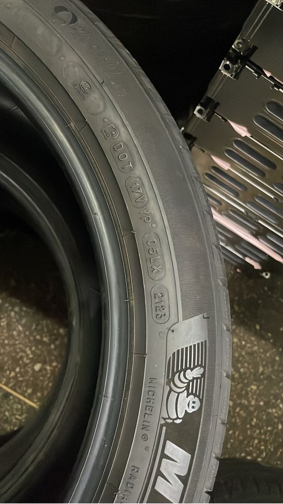 Резина Michelin 245/45R19 нова