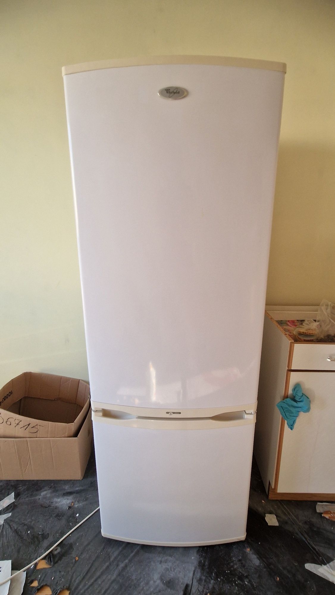 Lodówka z zamrażarką Whirpool 154cm bdb