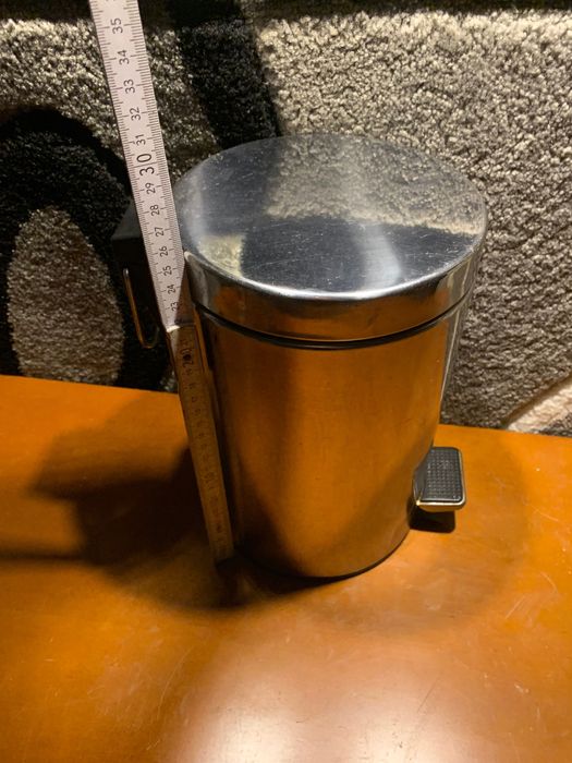 Pojemnik na śmieci do biura