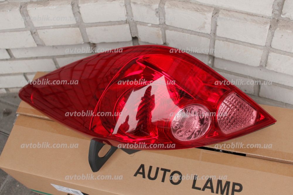 Задний фонарь Altima, Almera, Tiida, Qashqai, X-Trail/Rogue, Sentra
