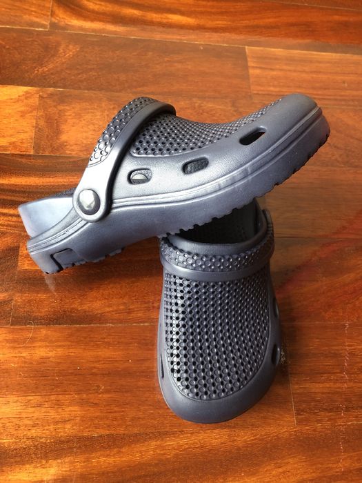 Chinelos (Crocs) 36