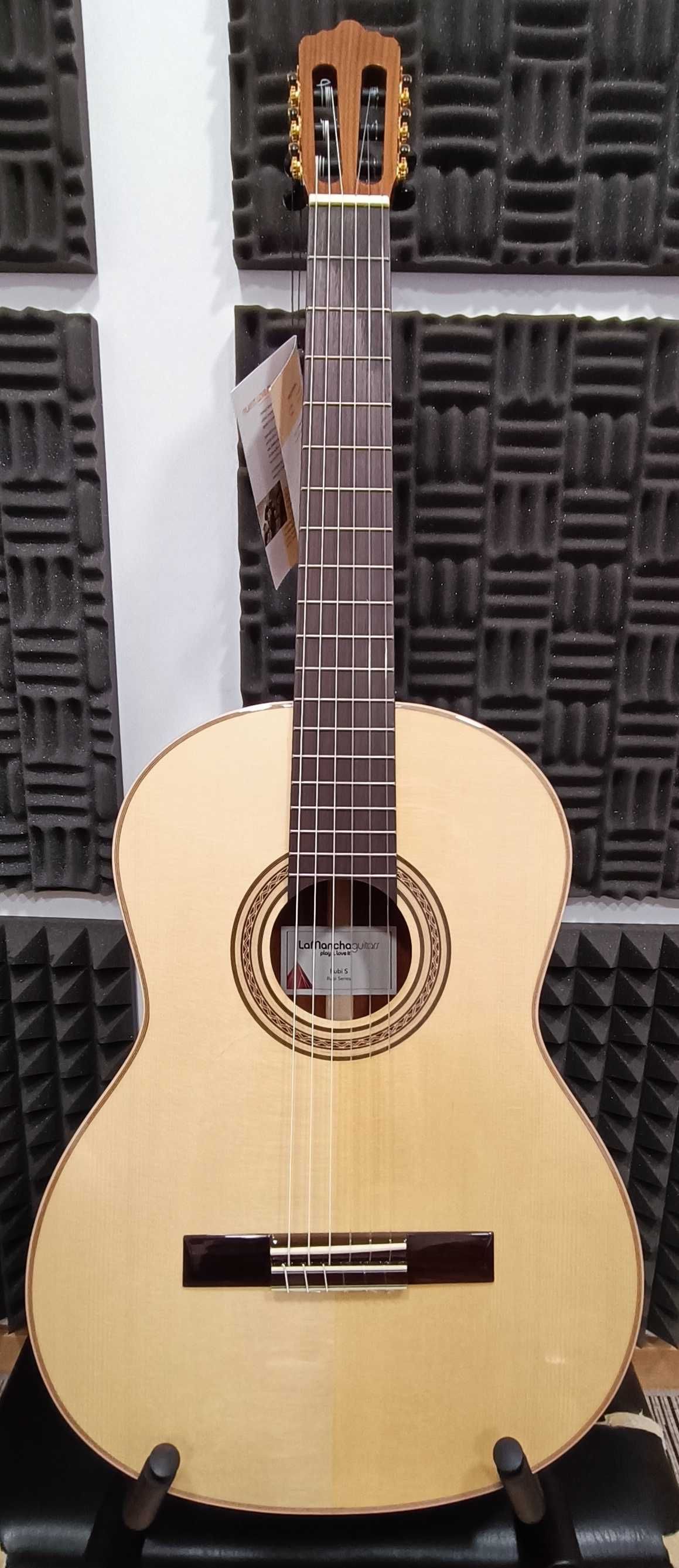 Guitarra "La Mancha" modelo "Rubi S" (Nova)