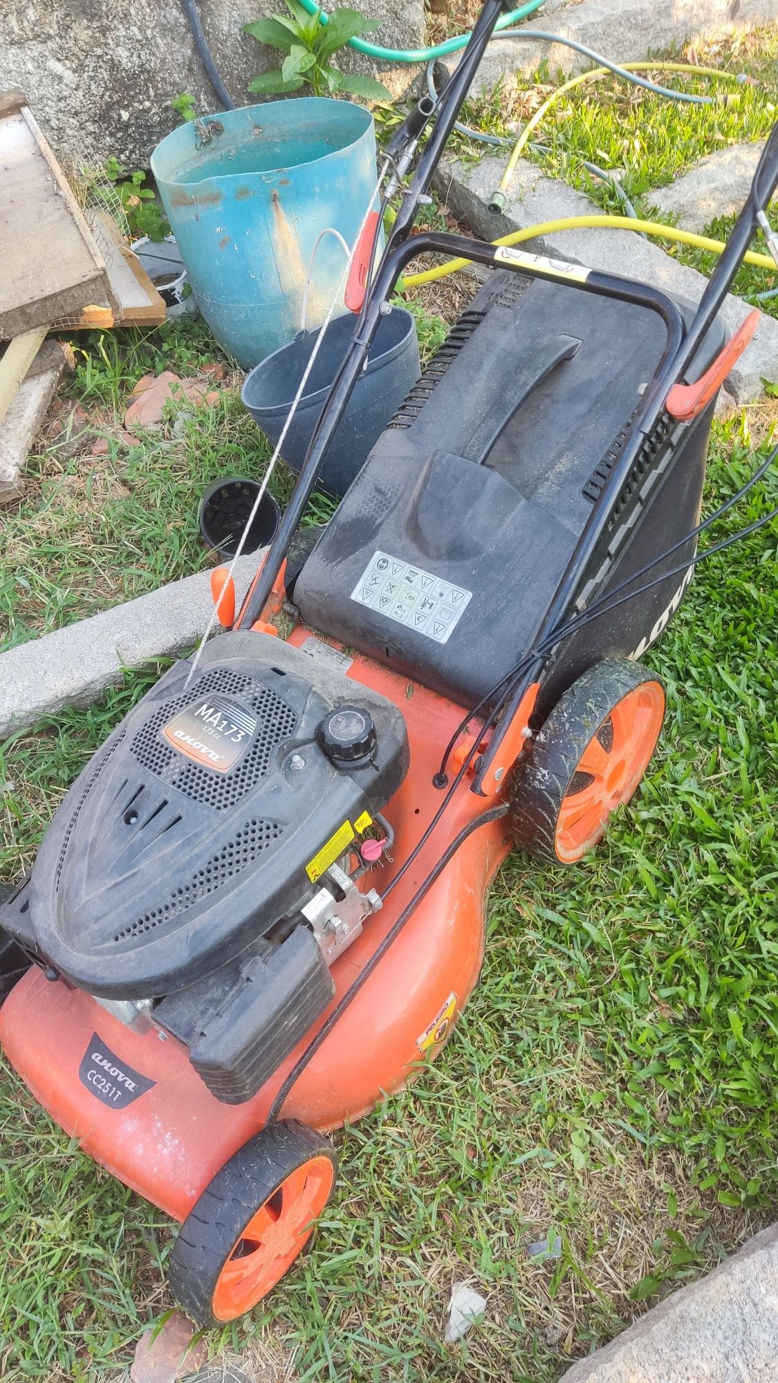 Corta relva 50 cm com tração