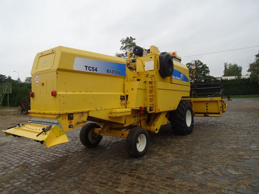 Kombajn New Holland TC 54