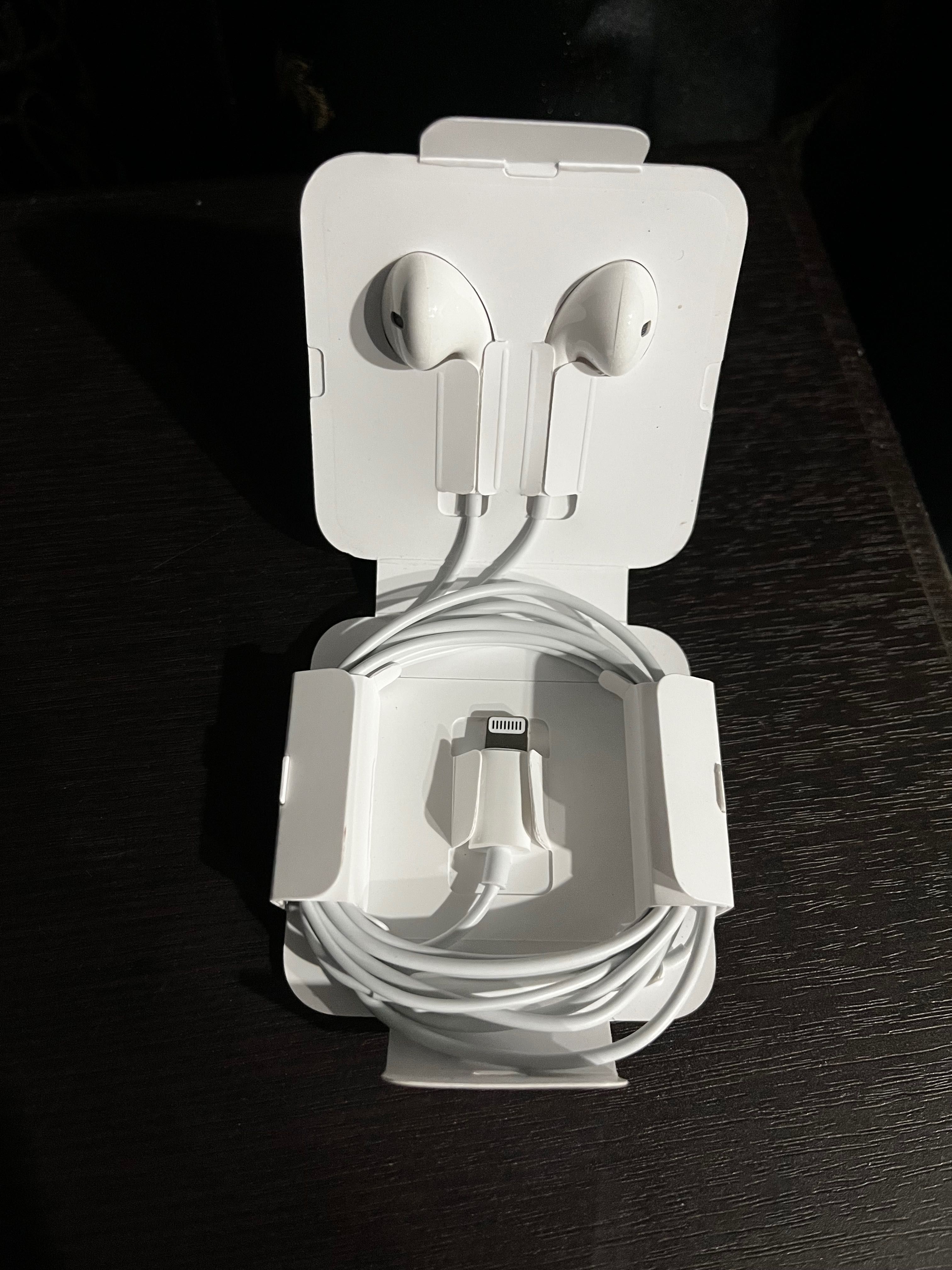 Наушники Apple EarPods with Lightning A1748 Orig/New