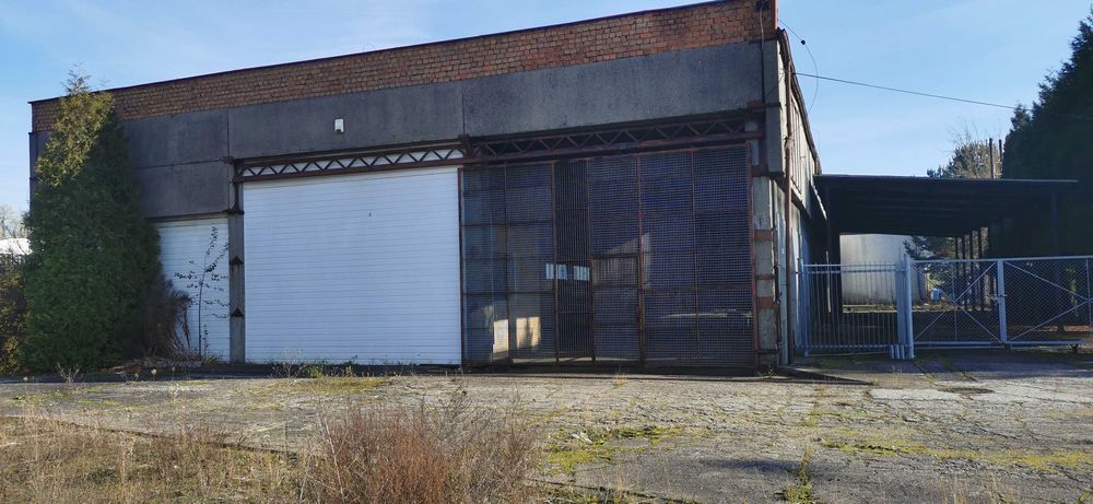 wiata zabudowana 950m2 , z biurem,prąd,woda,szambo