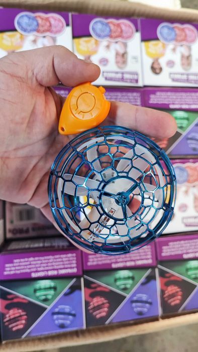Летающий шар спиннер светящийся FlyNova pro Gyrosphere спінер літающий