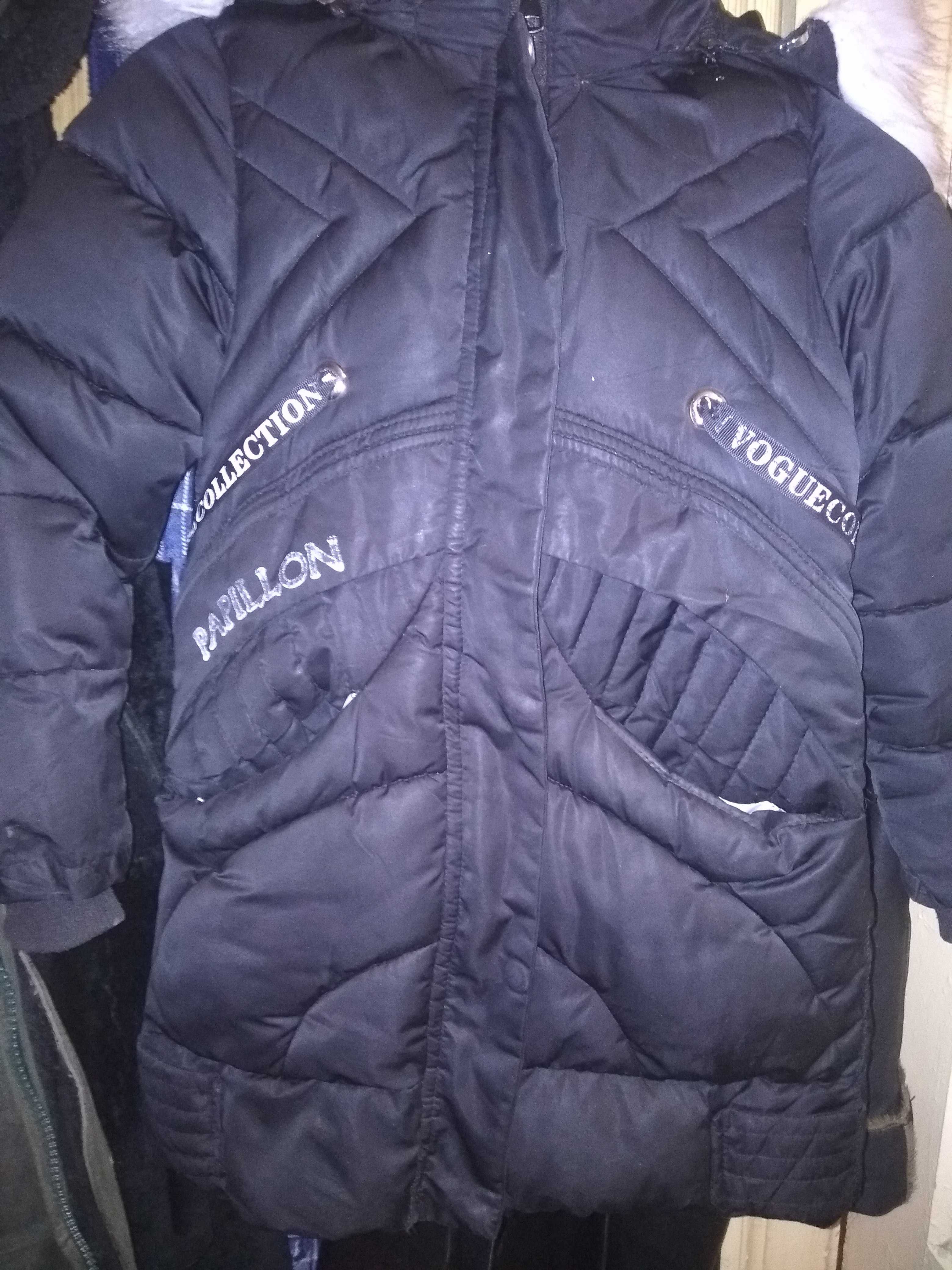 Продам куртки для девочки