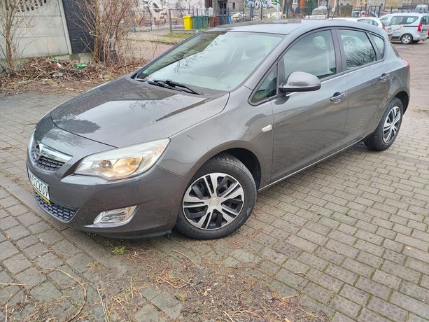 Opel Astra Astra J 4 IV 1.6 16V 116KM Krajowy 1 Właściciel Niski Przebieg 2011r.