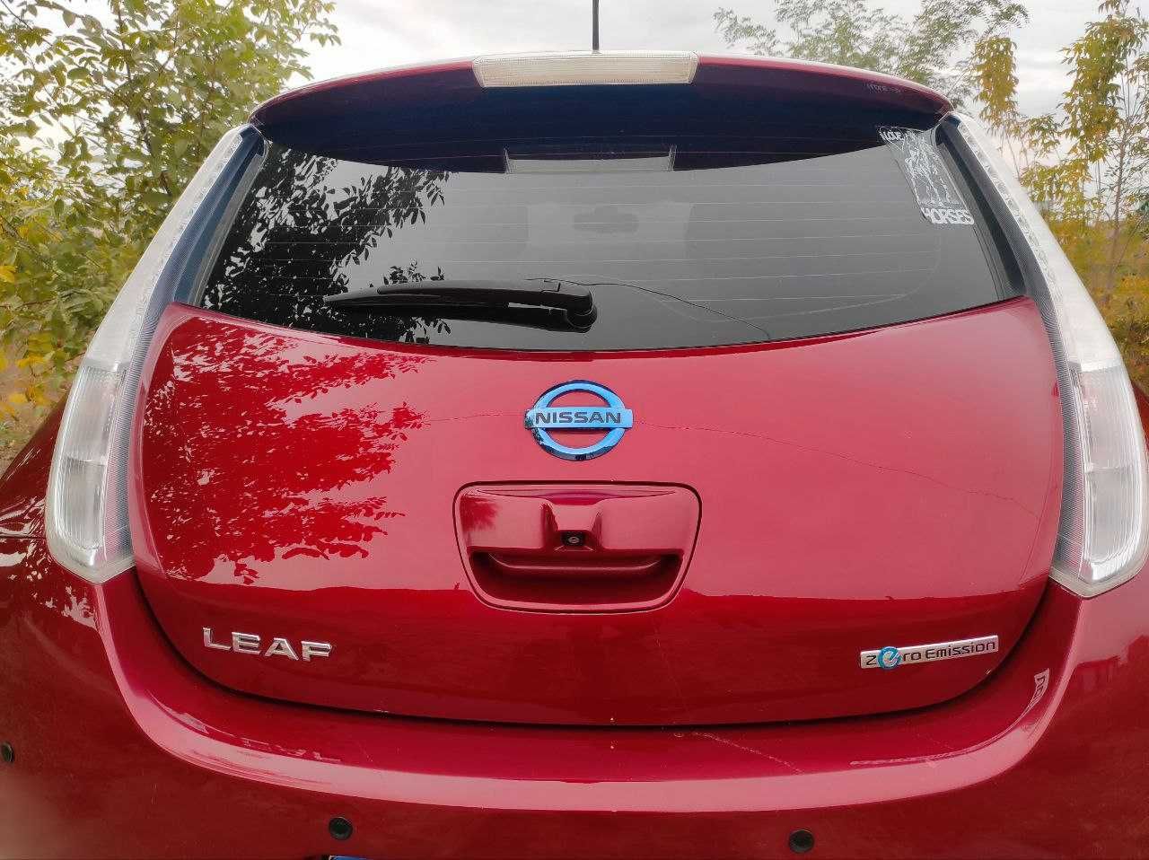 Nissan Leaf 2013 з додатковою батареєю