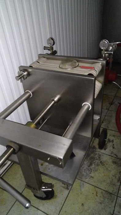 Conjunto Enchedora de Azeite IFAMENSA + Depósito inox