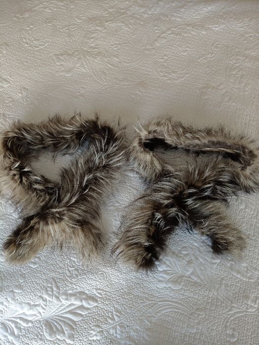 Dwie skórki z jenota do obszycia kaptura/kołnierza