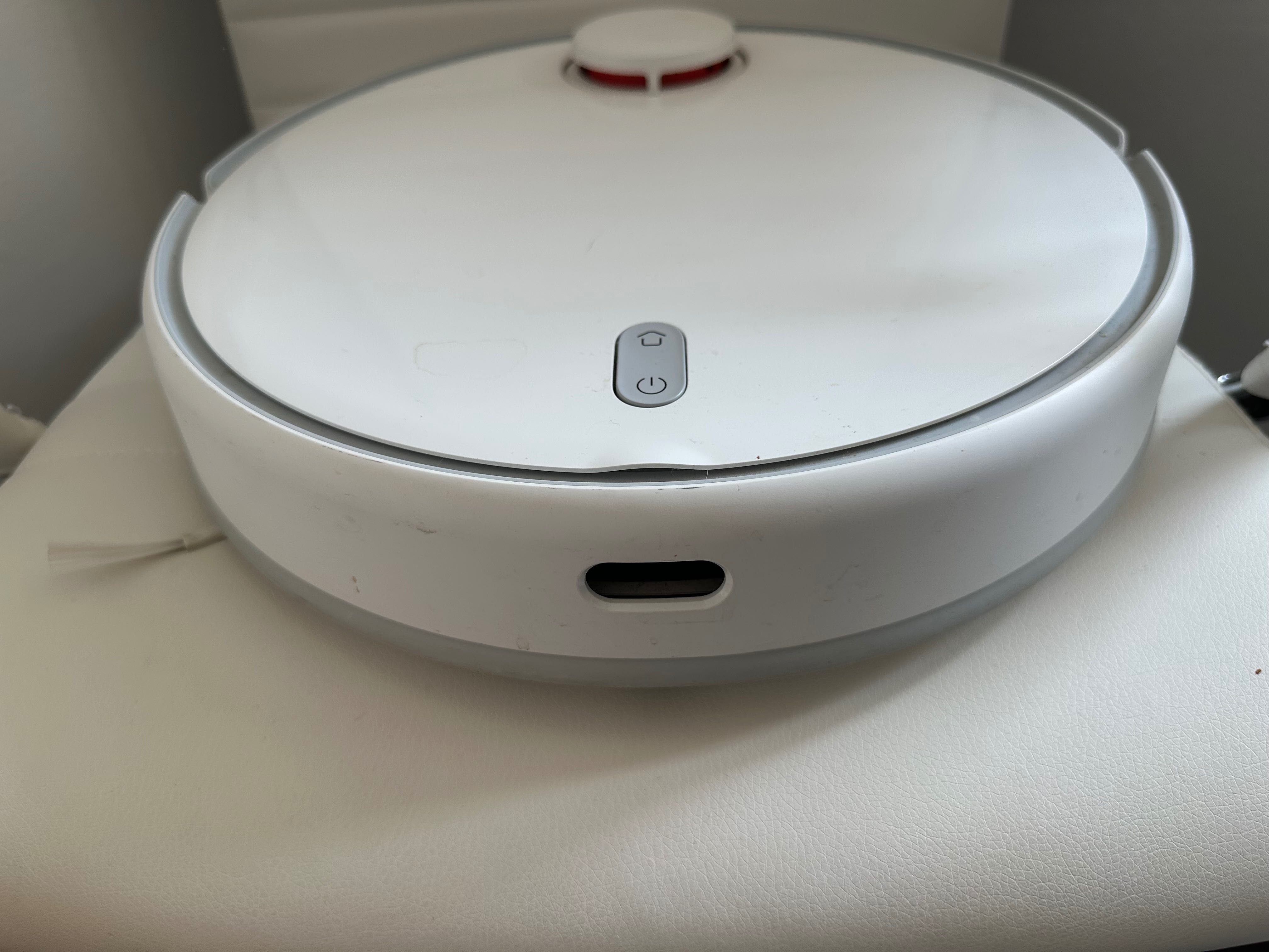 Moving sale! Xiaomi robot vacuum 2 pro