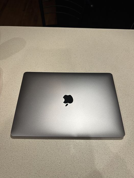 Макбук Про М1 touchbar 8/256 13’