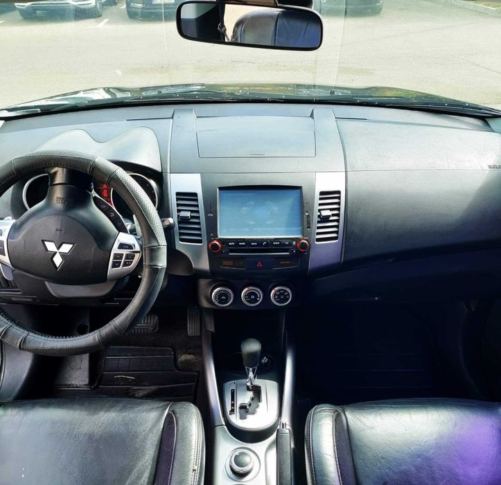 Продам Mitsubishi Outlander 2008 року.