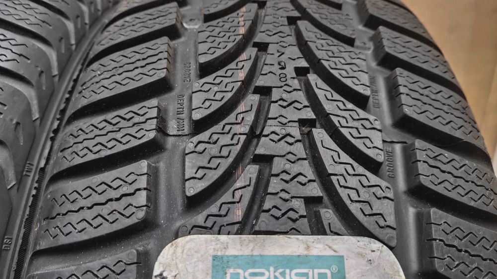 шини зимові 215/55R16.  Nokian. 2023р.