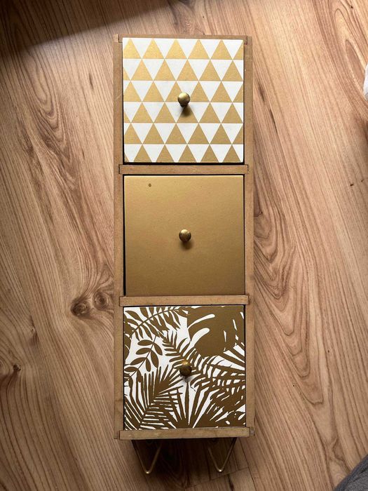 Komódka stojąca mini komódka na drobiazgi dekoracja drewniana złota