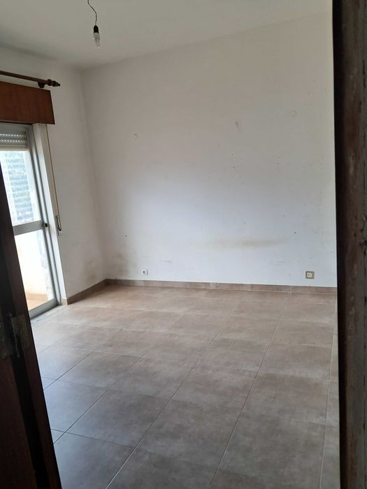 Apartamento T3 Para Arrendar minumu de contrato de 1 ano