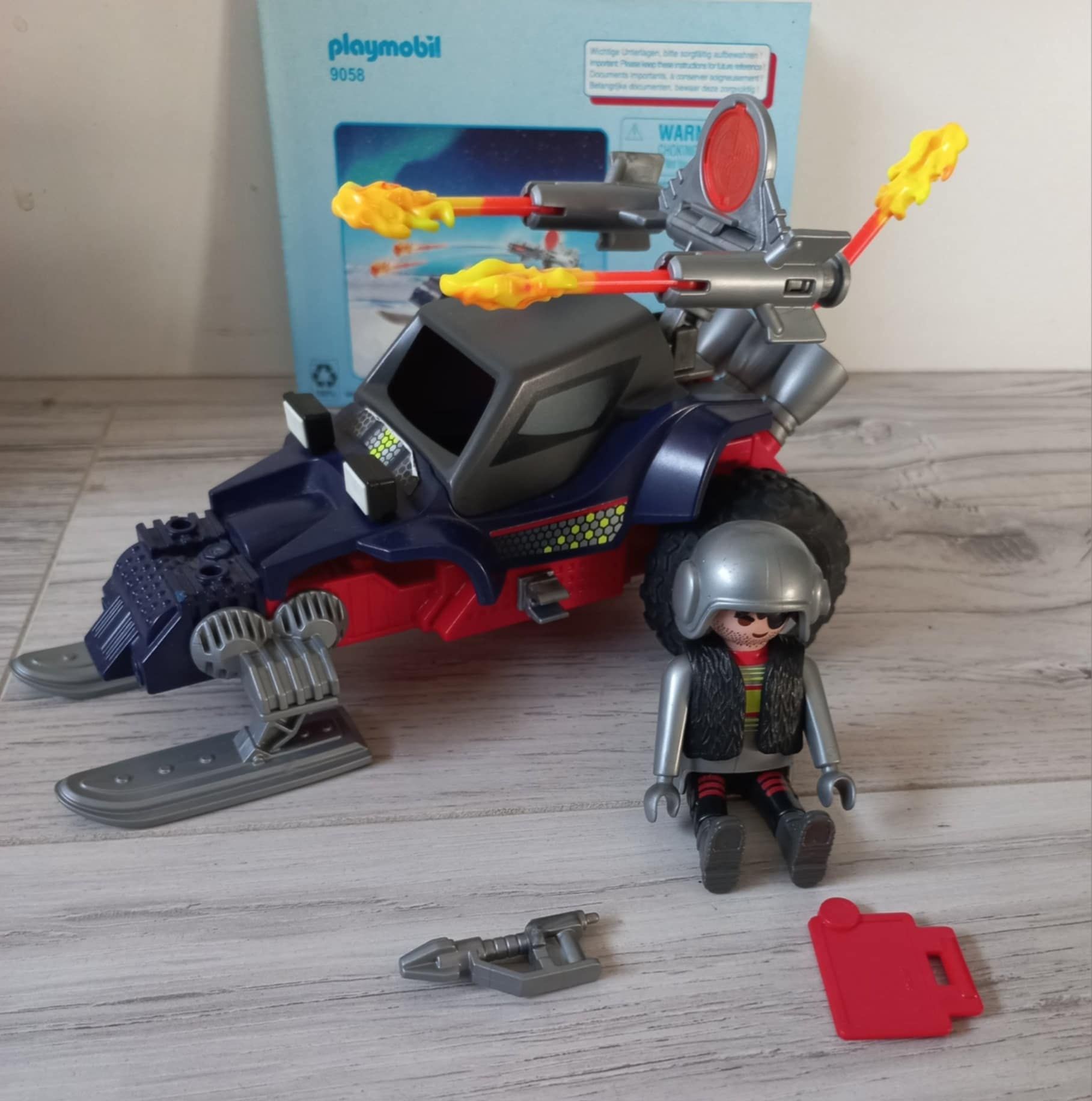 Playmobil  9058  pojazd płozowy  z piratem  polarnym