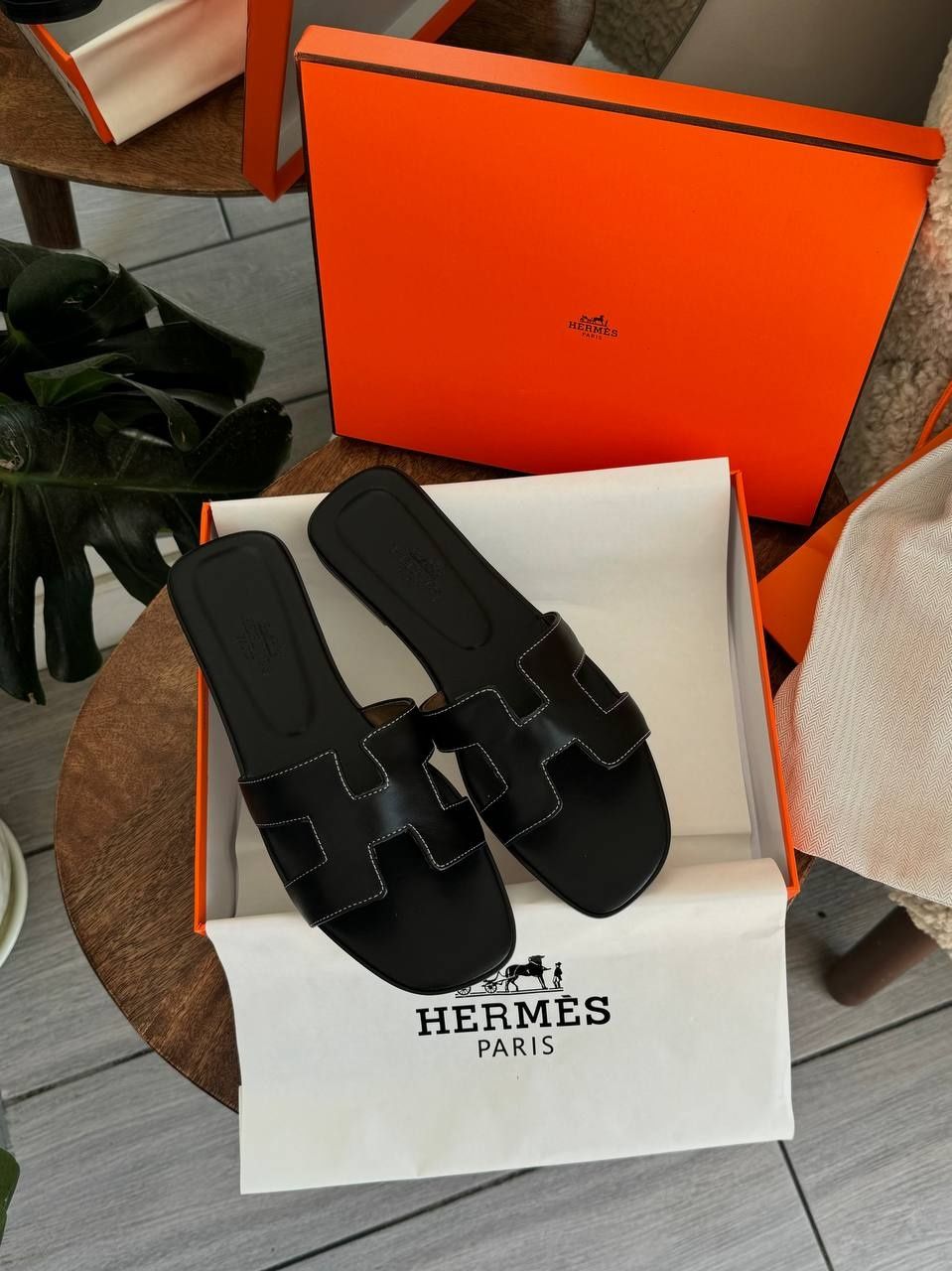 р36-41 Шльопанці Hermes Oran Black