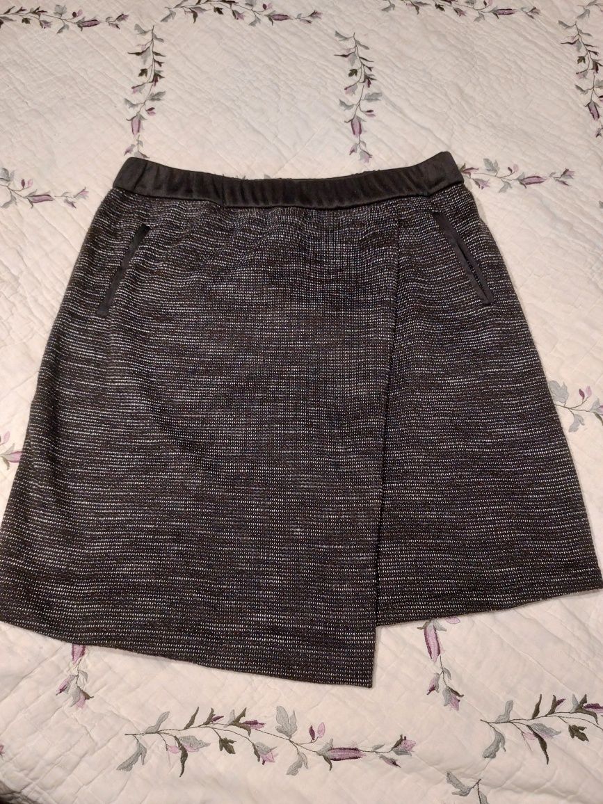 Spódnica dzianinowa mini M