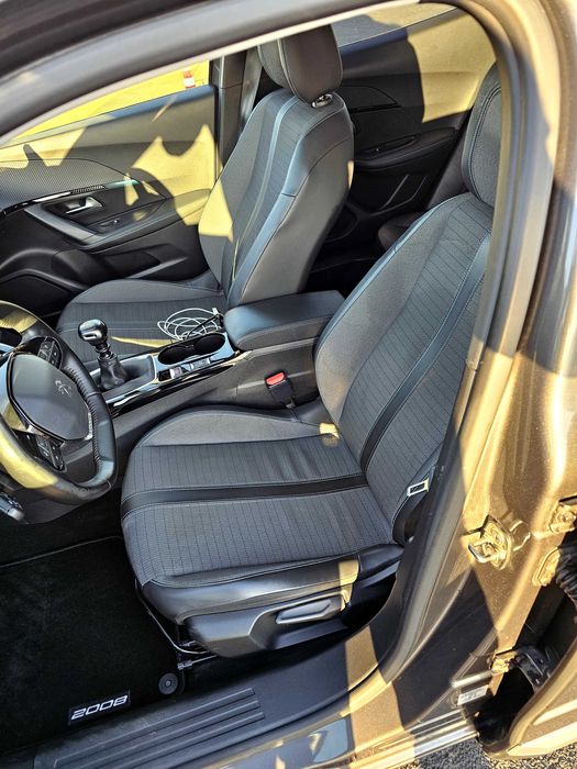 Peugeot 2008 ALLURE BlueHDi