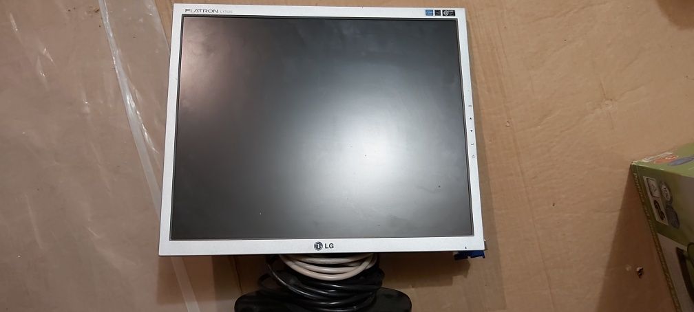 LG Flatron L1752S  LCD