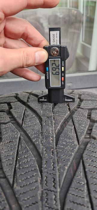комплект Nokian Hakkapeliitta R2 SUV 255 50 R20 109R