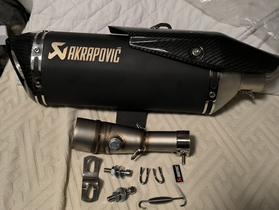 escape Akrapovič Slip-On Line (Titanium), um sistema de escape de alta